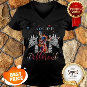 Nice Giraffes It’s Ok To Be Different Colors V-neck