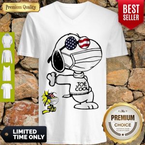 CUTE SNOOPY AND WOODSTOCK GLASSES AMERICA JOE COOL V-neck