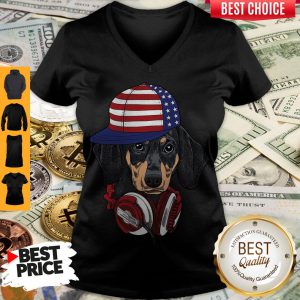 Official 4 Of July Dachshund Listening Music V-neck