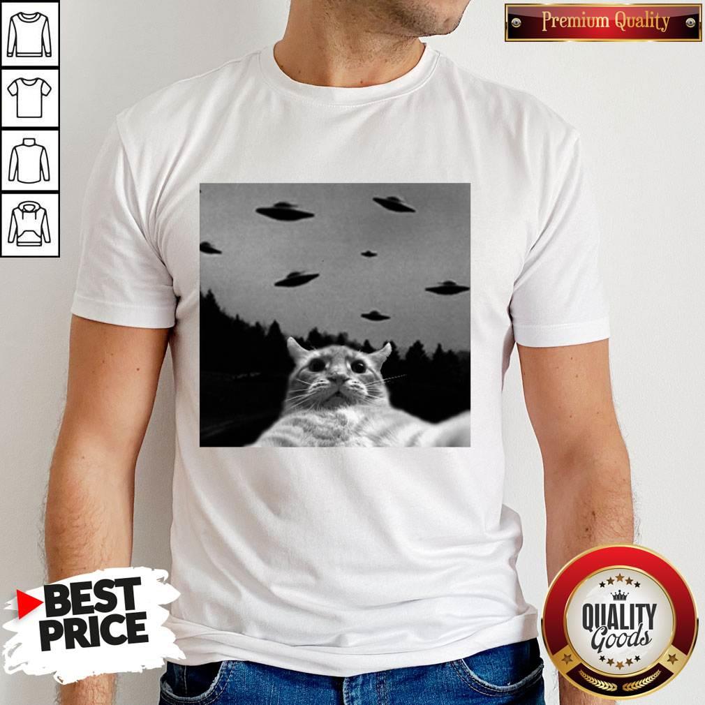 Pretty Cat Selfie Ufos Shirt