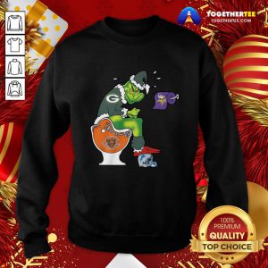 Nice The Grinch Green Bay Packers Shit On Toilet Chicago Bears And Other Teams Christmas Sweatshirt - Design By Togethertee.com