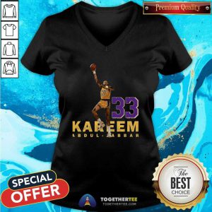 Kareem Abdul Jabbar 33 Los Angeles 1984-1985 V-neck - Design By Togethertees.com
