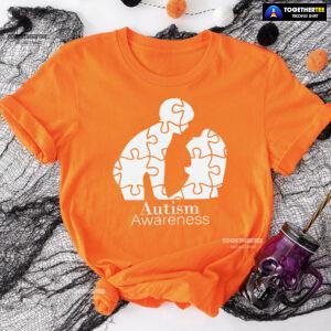 Autism Awareness Mom And Baby Puzzle Pieces T-Shirt