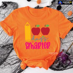 100 Days Smarter Apple Crayon Teacher Student Back To School T-Shirt