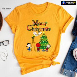 Merry Christmas Snoopy Charlie Brown Lucy van Pelt Linus van Pelt T-Shirt