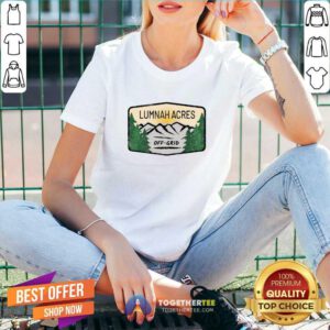 Lumnah Acres Badge Logo V-neck