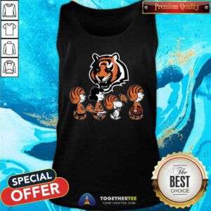 The Peanuts Snoopy And Friends Cheer For The Cincinnati Bengals NFL Tank-top