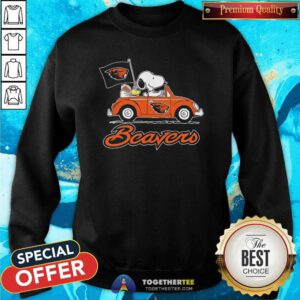 Awesome Snoopy And Woodstock Drives Car Oregon State Beavers Flag Sweatshirt