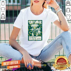 Hot Toy Love Gluepot V-neck