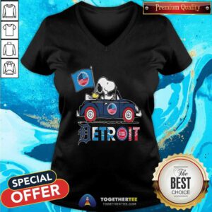 Nice Snoopy And Woodstock Driving Car Detroit Sports Teams Flag V-neck