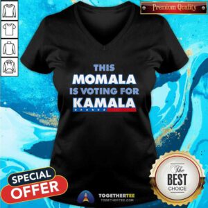 Official This Momala Is Voting For Kamala Harris V-neck