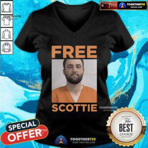 Top Scottie Scheffler Arrest Free Scottie Mugshot V-neck
