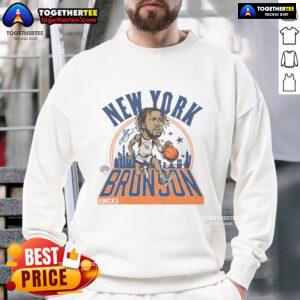 Official Knicks Jalen Brunson signature sweatshirt showcasing team colors and logo, perfect for fans and players alike.