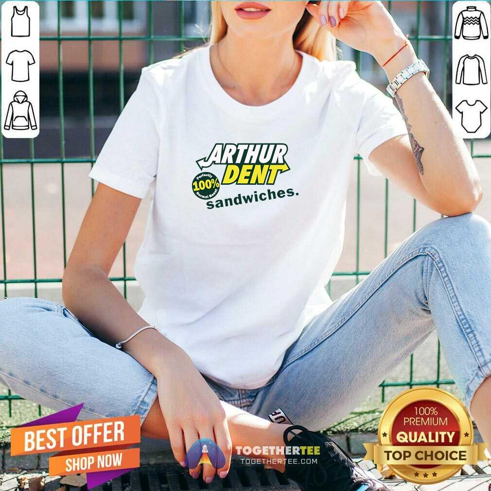 Top Arthur Dent The Sandwich Maker V-neck