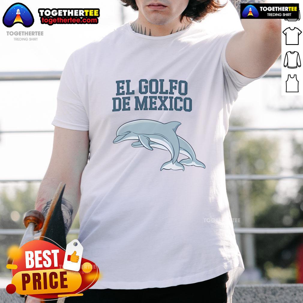 Top Dolphin El Golfo De Mxico Gulf Of Mexico T-Shirt featuring a vibrant dolphin design and scenic coastal imagery.