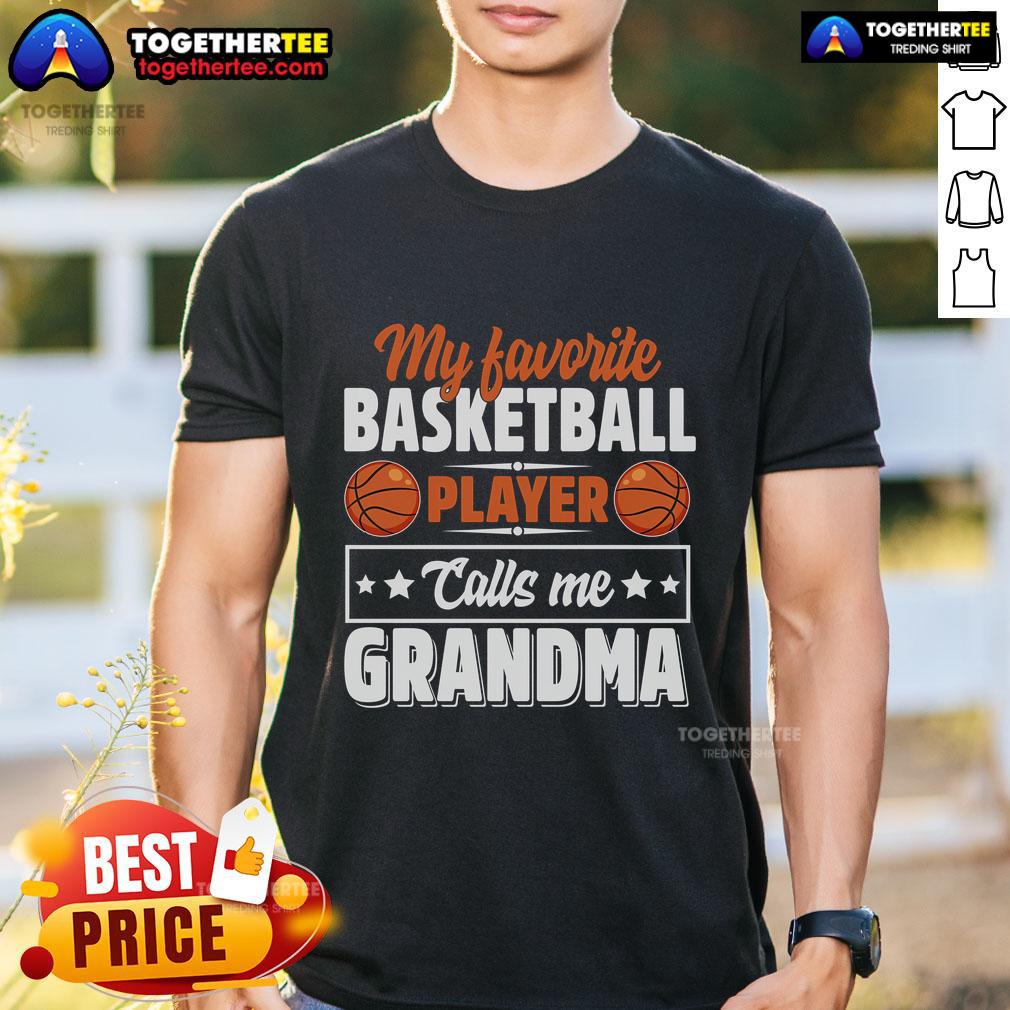 Alt Text: Top My Favorite Basketball Player Calls Me Grandma Mothers Day T-Shirt featuring a stylish design for basketball fans.