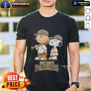 Alt Text: Top San Diego Padres Charlie Brown and Snoopy baseball cartoon fan T-shirt featuring vibrant graphics and team colors.