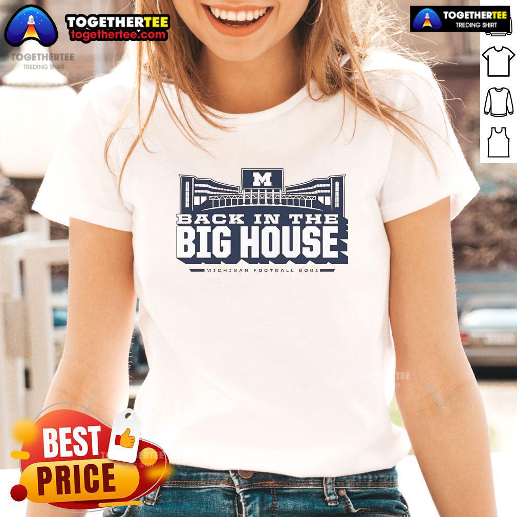 Official Michigan 2021 Throwback Season Winning Streak Ladies Tee featuring team colors and logo, perfect for fans.
