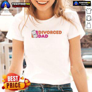 Top Divorced Dad Beer Ladies Tee featuring a fun design perfect for relaxed outings and casual gatherings.