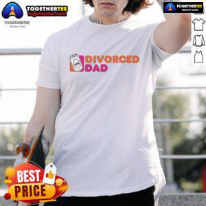 Top Divorced Dad Beer T-Shirt featuring a humorous design for fathers embracing single life with style.