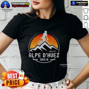 Pretty Horse Cat Alpe d'Huez 1860M cycling ladies tee featuring a vibrant design for cycling enthusiasts.