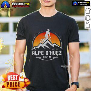 Pretty Hors Cat Alpe D'Huez 1860M cycling t-shirt featuring a vibrant design for cycling enthusiasts and mountain lovers.