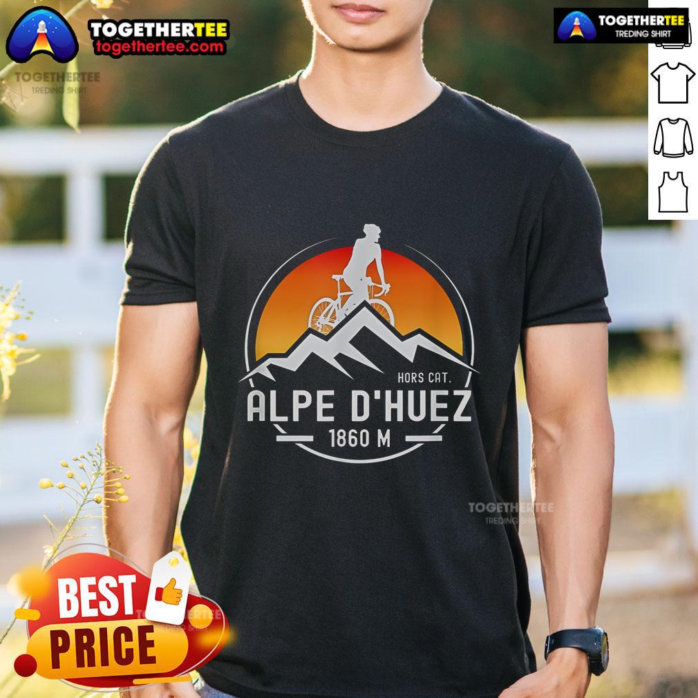 Pretty Hors Cat Alpe D'Huez 1860M cycling t-shirt featuring a vibrant design for cycling enthusiasts and mountain lovers.