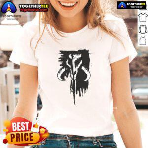 Premium Grunge Mandalorian Mythosaur Skull Symbol Ladies Tee in black, perfect for fans of Star Wars and stylish casual wear.