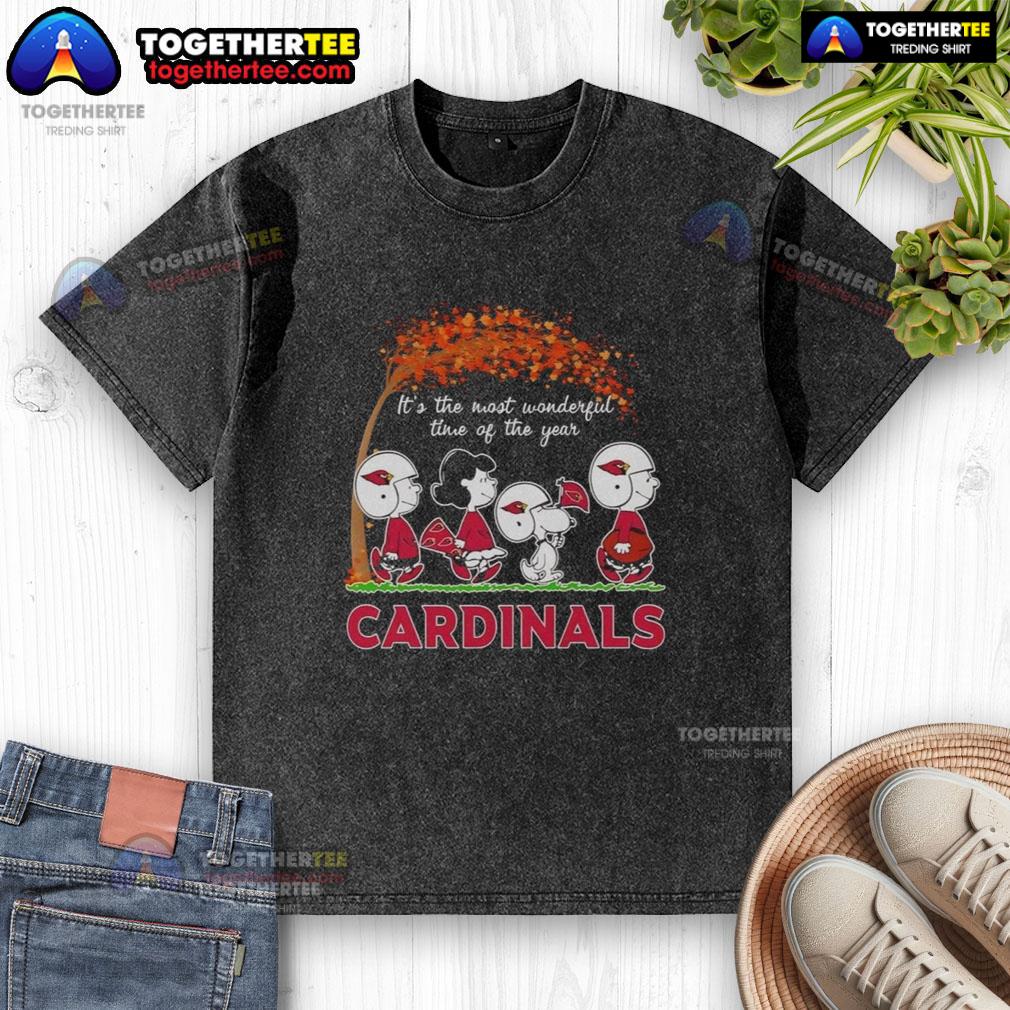 Nice Snoopy and Friends X St. Louis Cardinals autumn washed t-shirt celebrating the most wonderful time of the year.