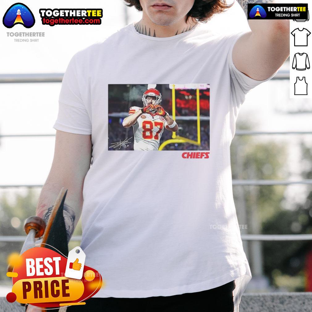 Awesome Travis Kelce Kansas City Chiefs Football Heart Signature T-Shirt featuring a stylish design for fans.