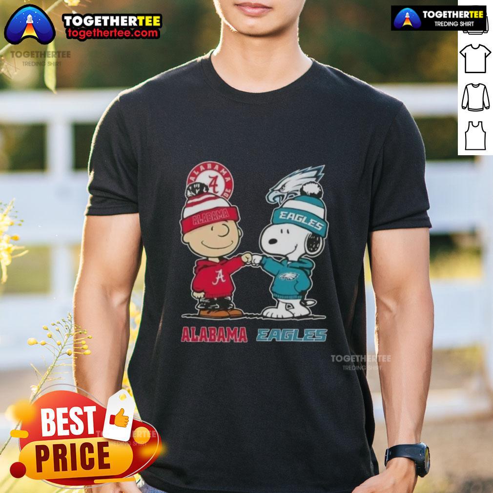Alt Text: Cute Charlie Brown and Snoopy T-shirt featuring Alabama Crimson Tide and Philadelphia Eagles designs.