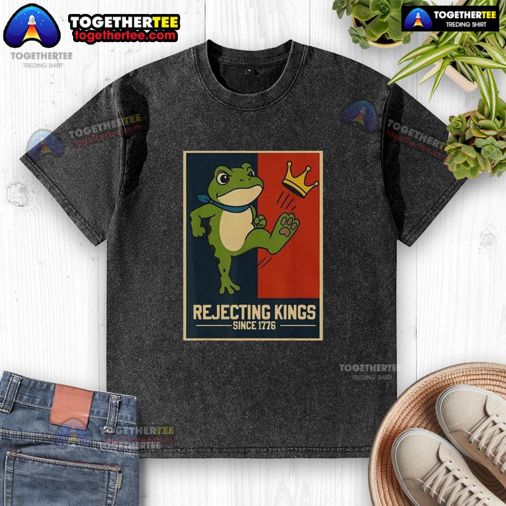Original Rejecting Kings Since 1776 Portland Frog Washed T-Shirt featuring a unique design and vibrant colors.
