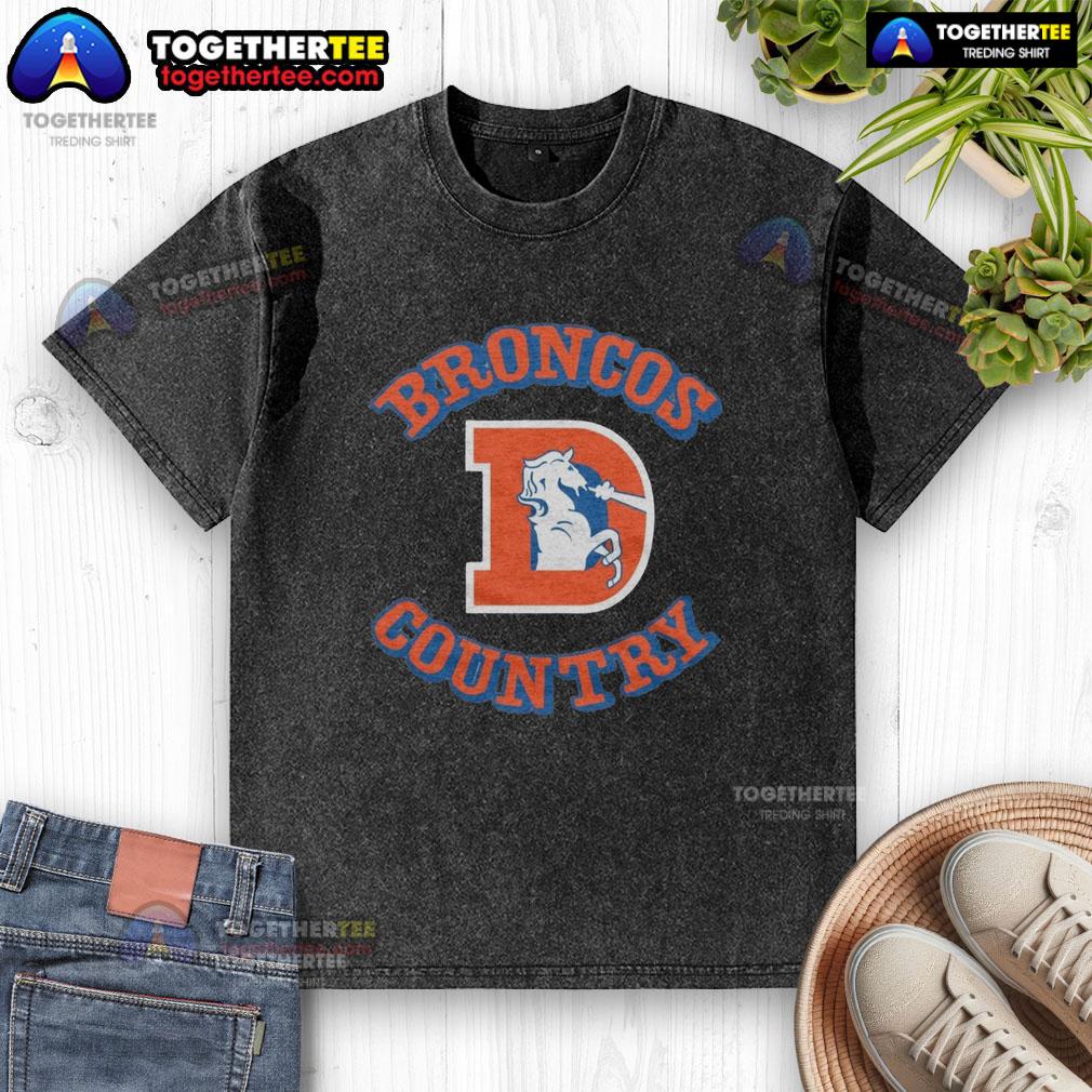 Alt Text: Good Denver Broncos Country washed t-shirt featuring a vintage design, perfect for fans showing team spirit.