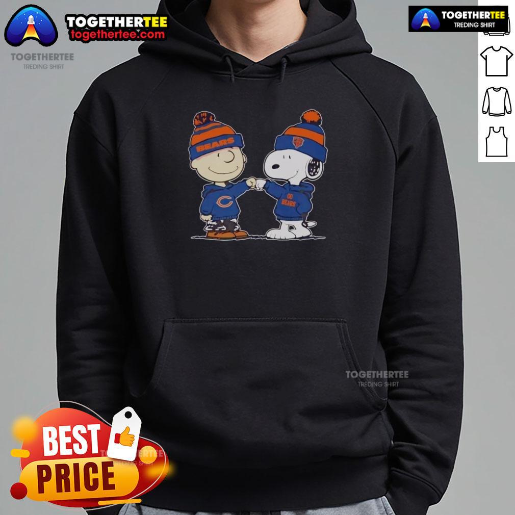 Alt Text: Nice Chicago Bears Snoopy and Charlie Brown Best Friends Hoodie featuring iconic cartoon characters in team colors.