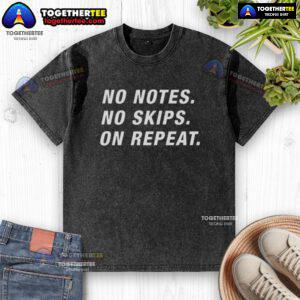 Chicago Bears washed t-shirt with 'No Notes, No Skips, On Repeat' design, perfect for fans and casual wear.