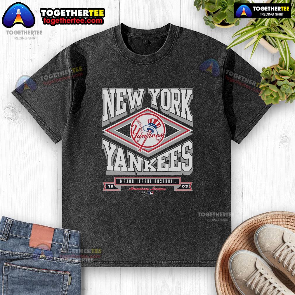 Premium New York Yankees Heater Washed T-Shirt in classic navy blue, featuring team logo and comfortable fit.
