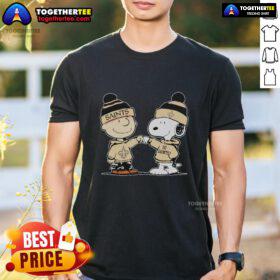 Alt Text: Top New Orleans Saints Snoopy and Charlie Brown best friends t-shirt featuring iconic characters in team colors.