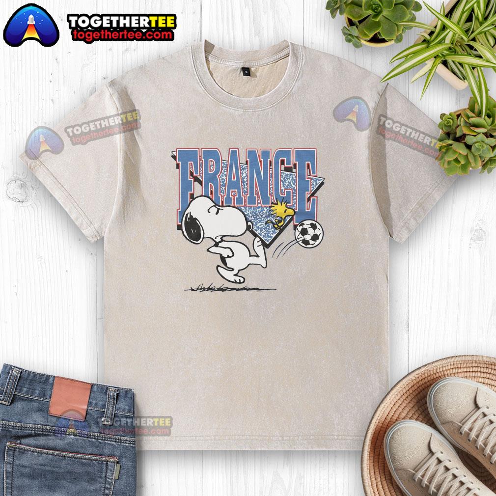 Top Peanuts Snoopy X France Soccer washed t-shirt featuring Snoopy in a soccer jersey, perfect for fans and collectors.
